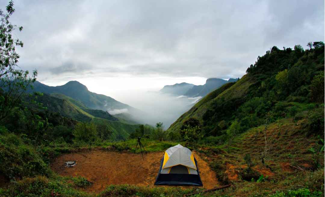 Kolukkumalai trek and camping from munnar