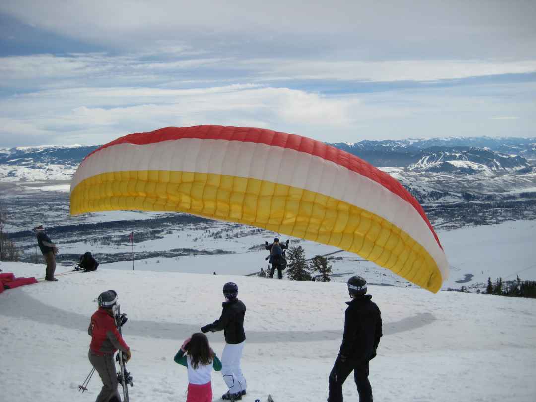 TANDEM PARAGLIDING IN SOLANG